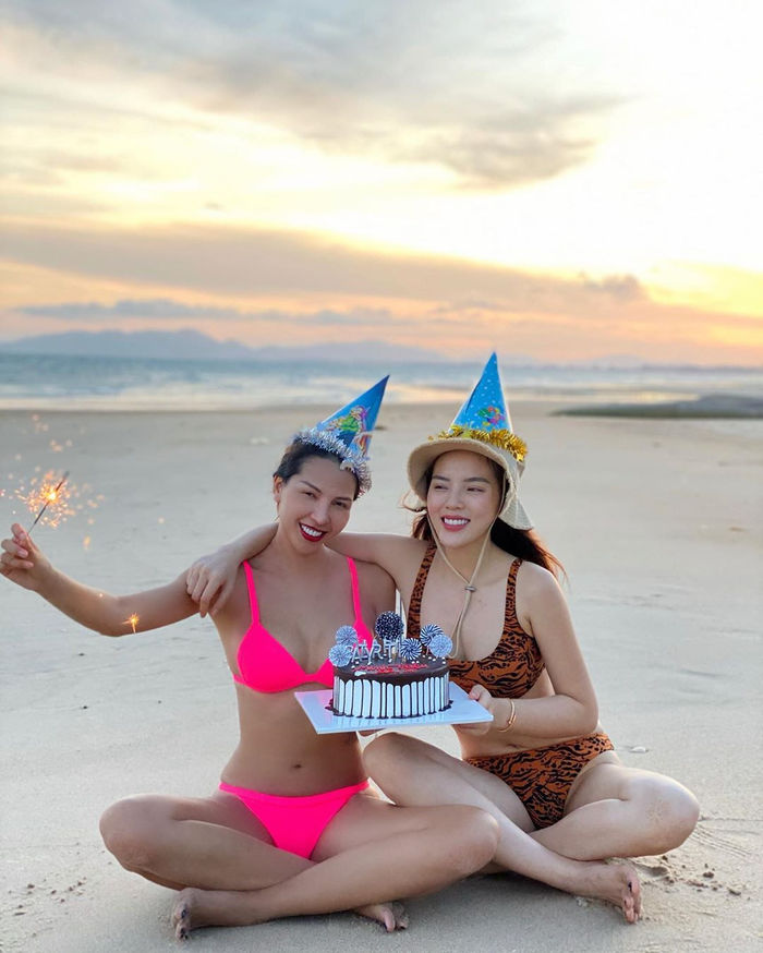 Ảnh sao Việt 23/4 của Lý Nhã Kỳ, Hari Won...