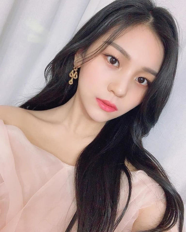 Umji (G-Friend) khiến MXH shock visual