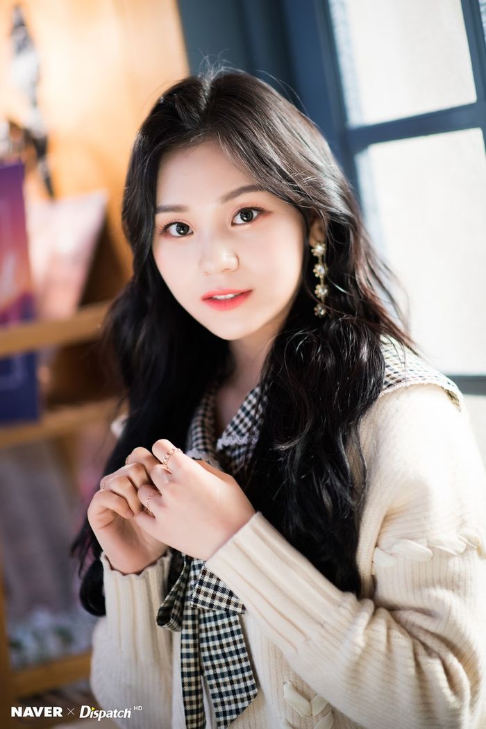 Umji (G-Friend) khiến MXH shock visual
