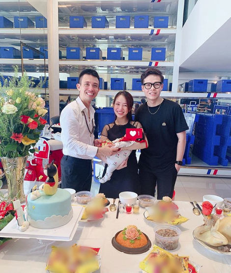 Bí quyết lấy lại dáng thon sau sinh của ái nữ nhà Minh Nhựa