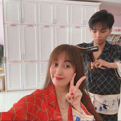 Ảnh sao Việt 4/4: Đông Nhi lộ chiếc mũi lạ