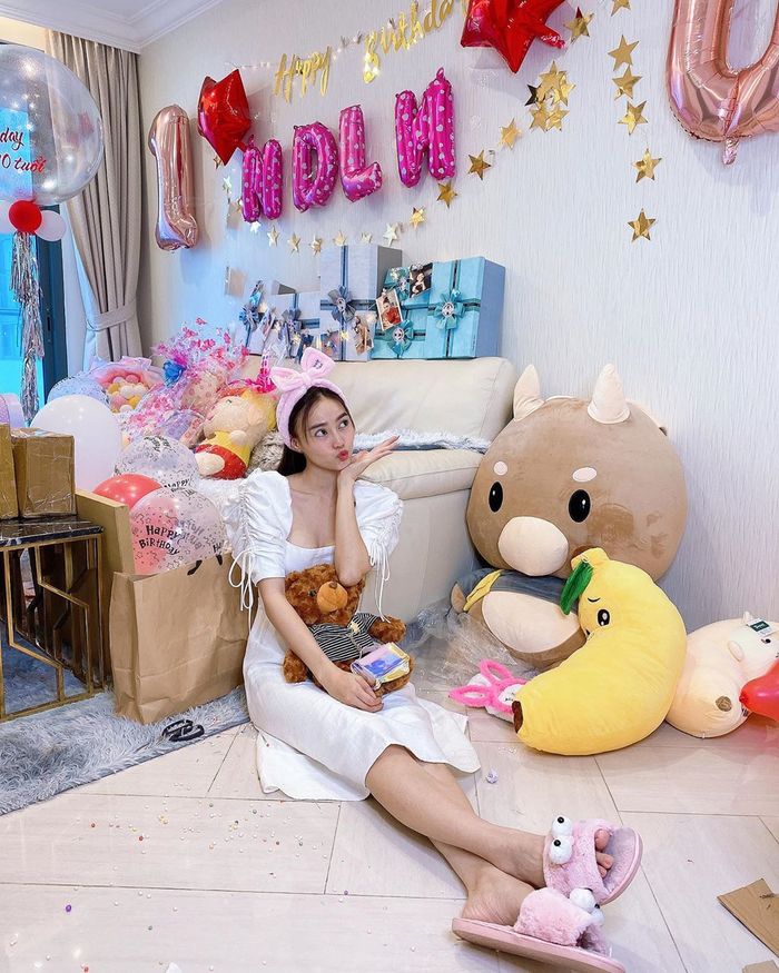 Style ở nhà của sao Mai Phương Thúy, Ngọc Trinh kín như bưng