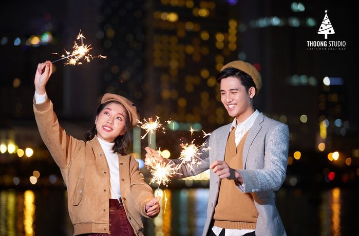 Yêu hai người cùng lúc, cô gái phân vân chọn tiền hay tình cảm