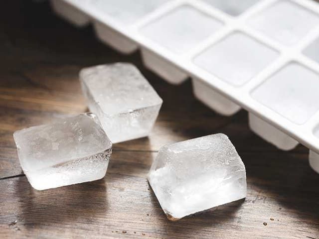 6 cách làm đẹp da với đá lạnh siêu hiệu quả