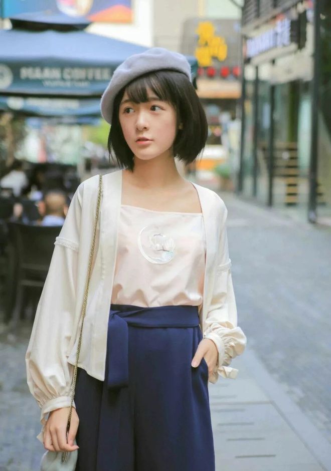 Con gái Châu Tinh Trì: 23 tuổi giỏi kinh doanh, mơ làm nhà thiết kế
