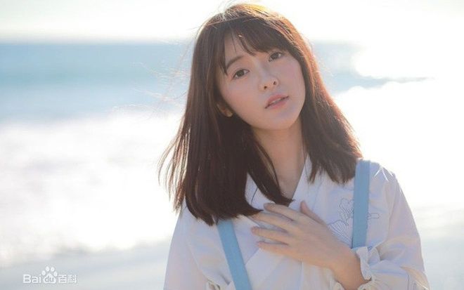 Con gái Châu Tinh Trì: 23 tuổi giỏi kinh doanh, mơ làm nhà thiết kế