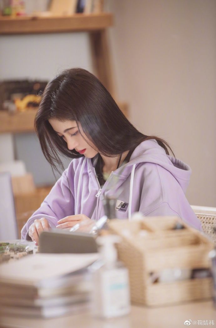 “Mỹ nữ 4000 năm có một” Cúc Tịnh Y khoe nhan sắc ngày càng thăng hạng