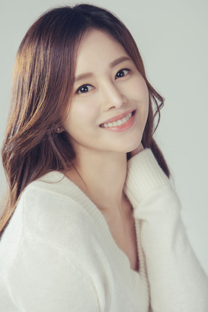Dàn sao “Vua bánh mì” sau 10 năm: Yoon Shi Yoon loay hoay tìm chỗ đứng