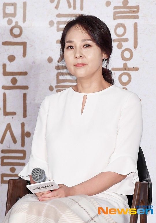 Dàn sao “Vua bánh mì” sau 10 năm: Yoon Shi Yoon loay hoay tìm chỗ đứng