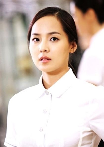 Dàn sao “Vua bánh mì” sau 10 năm: Yoon Shi Yoon loay hoay tìm chỗ đứng