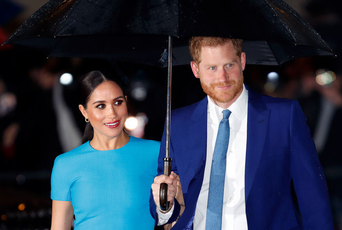 Đến Mỹ sống: Harry cảm thấy lạc lõng, Meghan thì như “cá gặp nước