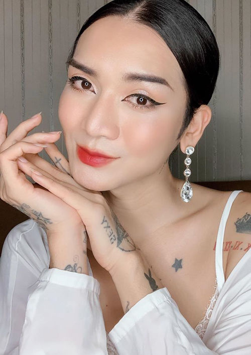 Hà Tăng nhớ kỷ niệm Bỗng dưng muốn khóc, Erik lộ cằm khác lạ