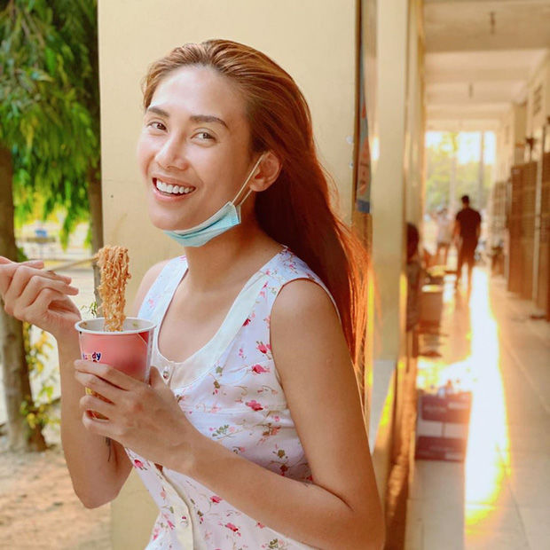 Mặt mộc của sao Việt khi ở nhà: Khả Ngân, Chi Pu...