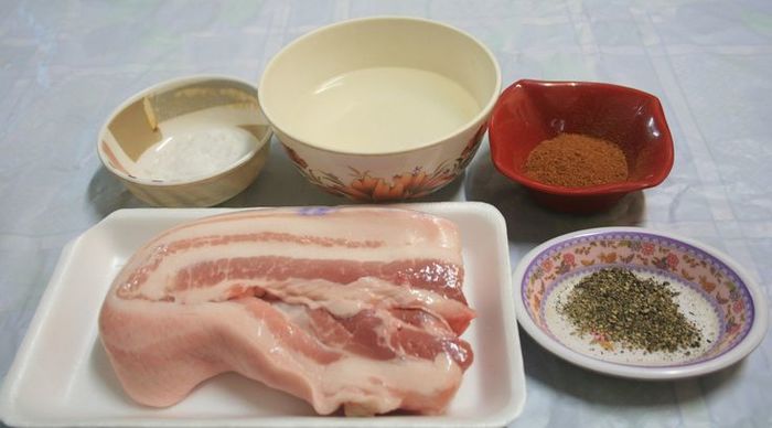 Đầu bếp chỉ cách kho thịt ngon, mềm: Không cho nước và muối từ đầu