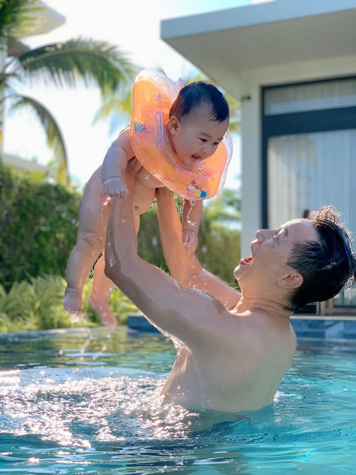 Khởi My đọ sắc bên đàn em Han Sara, con gái Đoan Trang chuẩn mỹ nhân