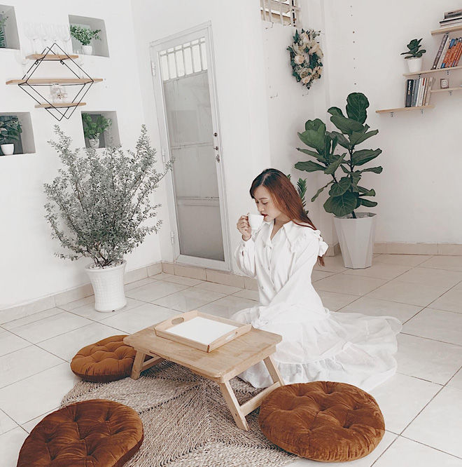 Gái xinh tân trang phòng trọ thành không gian sống như studio