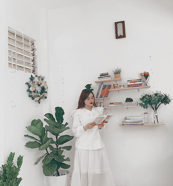 Gái xinh tân trang phòng trọ thành không gian sống như studio
