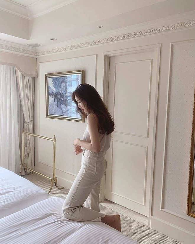 Muôn kiểu mix&match item gam màu trắng vừa thanh lịch lại dịu mắt