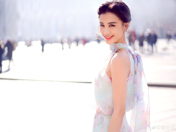 Mỹ nhân từng trở mặt thành thù với Tinh Gia giờ đã là triệu phú đôla
