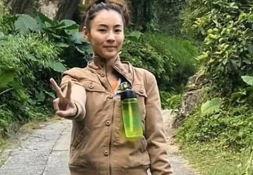 Ngỡ ngàng với mặt mộc của Trương Bá Chi: Đen sạm, lộ nhiều khuyết điểm