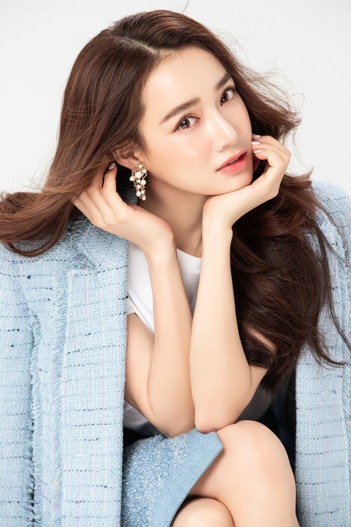 Nhã Phương đăng ảnh ngày ấy - bây giờ sau 10 năm
