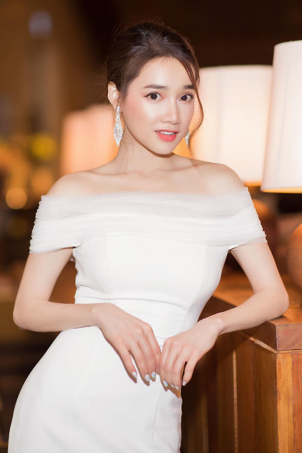 Nhã Phương đăng ảnh ngày ấy - bây giờ sau 10 năm