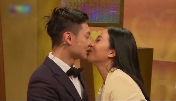 Hana Giang Anh thừa nhận đôi lúc tự mình giải tỏa chuyện chăn gối