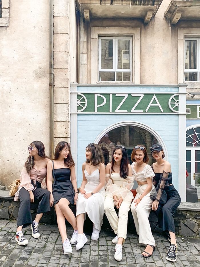Phụ nữ tiêu hoang vào shopping đến mùa Covid thì thấy rõ hậu quả
