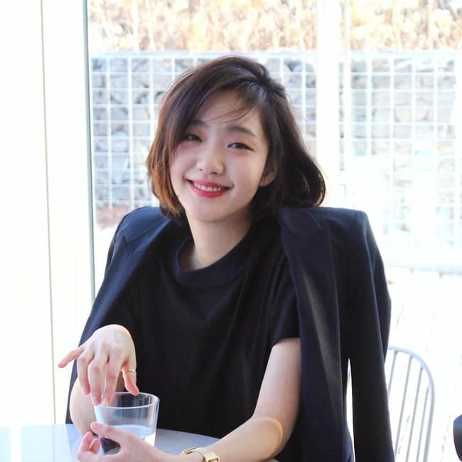 Sao nữ mắt 1 mí vẫn đẹp như nữ thần: Đỉnh cao là Kim Go Eun, Seulgi