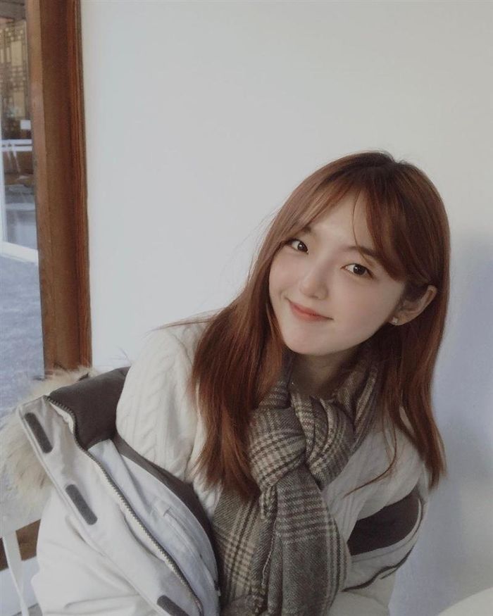 Shin Ae bị K-net chê bai khi đi cafe học hành lúc dịch