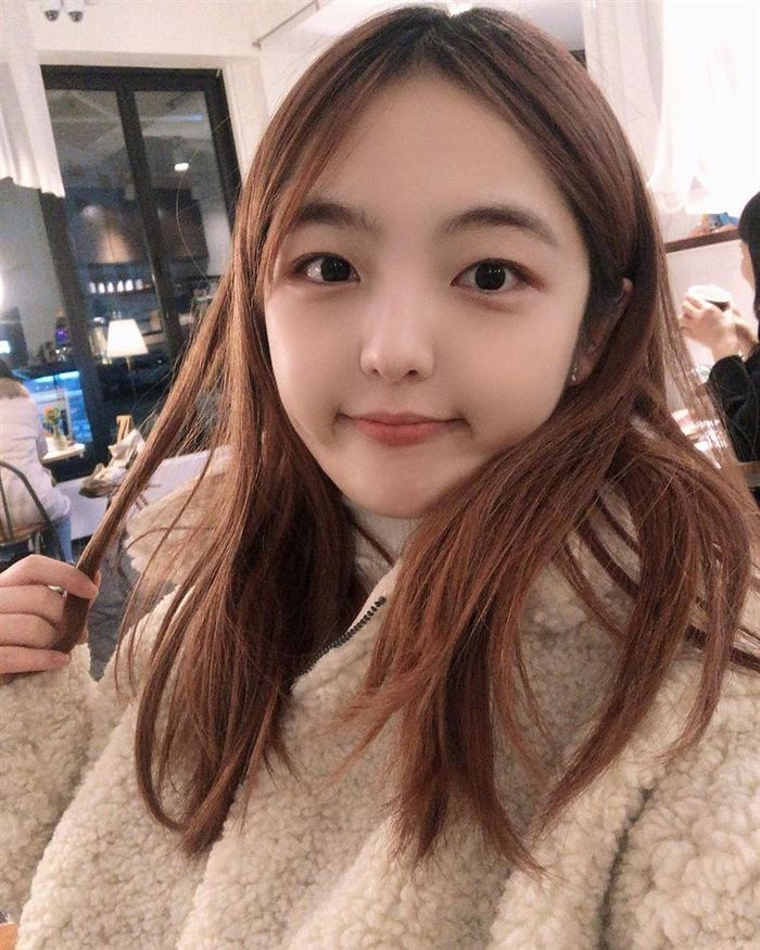 Shin Ae bị K-net chê bai khi đi cafe học hành lúc dịch