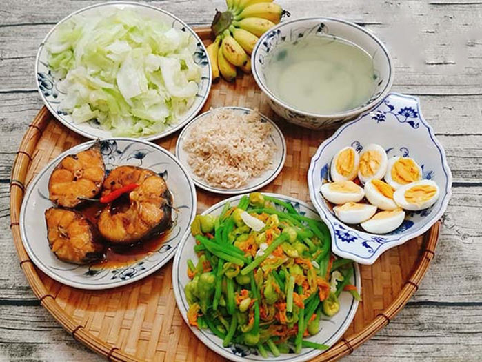 Vợ chồng trẻ thu nhập 15 triệu, tiêu 2,7 triệu/tháng cho nhà 5 người