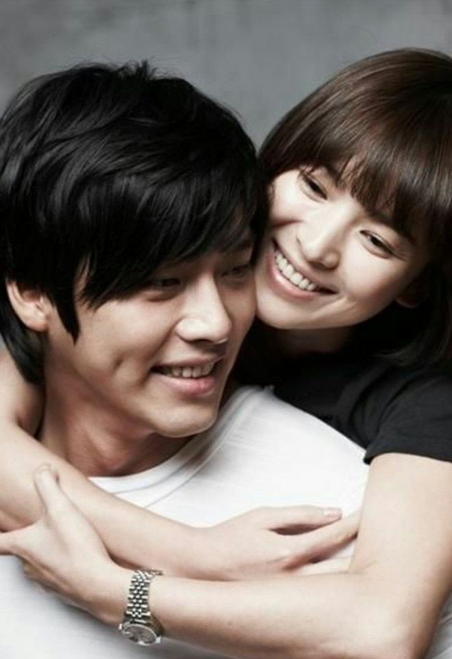 Song Hye Kyo khiến fan nghi có tình mới với loạt ẩn ý đáng ngờ