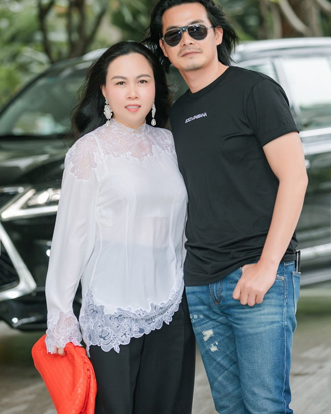 Phượng Chanel được Quách Ngọc Ngoan chăm sóc nấu ăn mỗi ngày