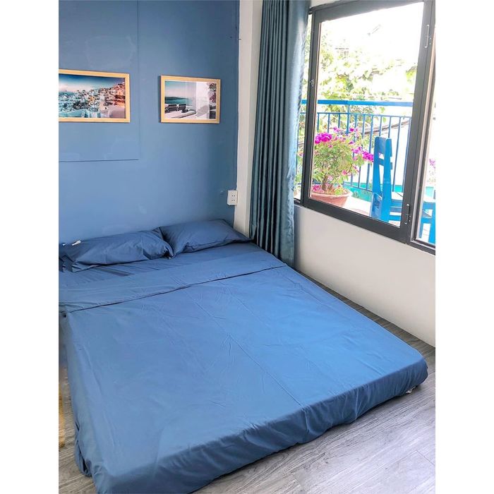 Hô biến ngôi nhà 17m² thành nhà 2 tầng mang phong cách Santorini
