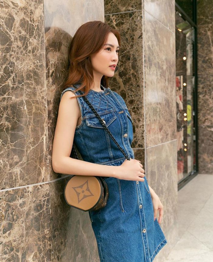 Học Minh Hằng, Lan Ngọc cách diện váy denim “hack tuổi” thần sầu