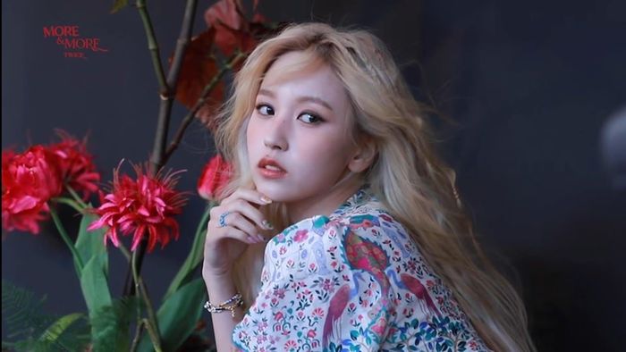 Ảnh hậu trường chứng minh Mina (TWICE) đã đạt đến đỉnh cao nhan sắc