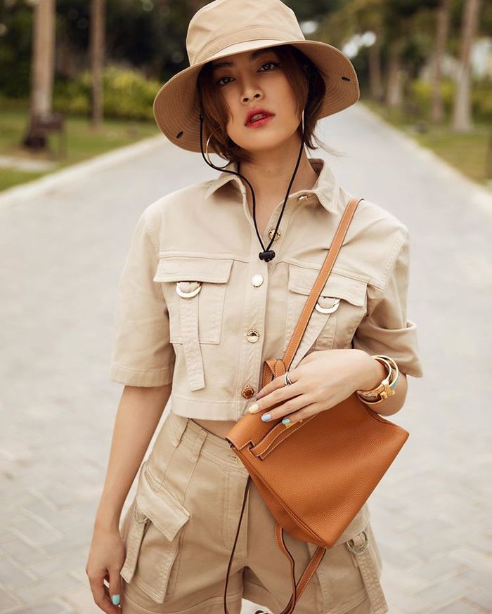 “Chất” như Hoàng Thùy Linh: Bỏ 500 đô mua túi chỉ đựng vừa… không khí