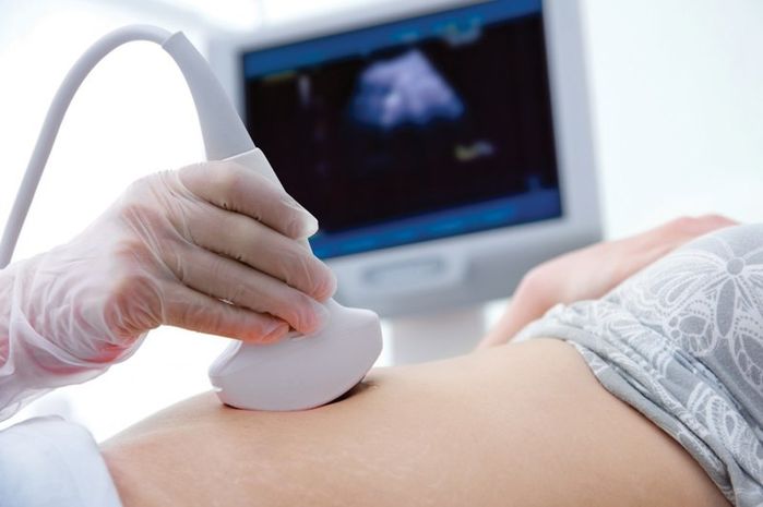 Giải cứu thành công em bé bị dây rốn quấn 6 vòng quanh cơ thể