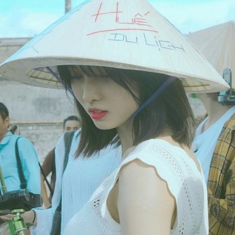 Idol nữ đội nón lá: Jennie cute vô đối, Hyomin chuẩn cô dâu Việt