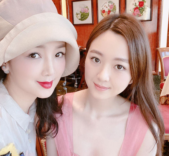 Ảnh chụp 3 thế hệ nhà HH Giáng My khiến CDM phát sốt: Đẹp cực phẩm