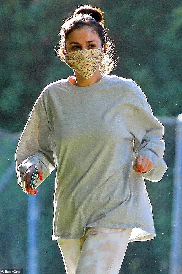 Fan lo lắng khi Selena Gomez lại lộ hình ảnh tiều tụy, thiếu sức sống