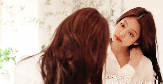 4 loại dầu gội khô hot hit của năm 2020