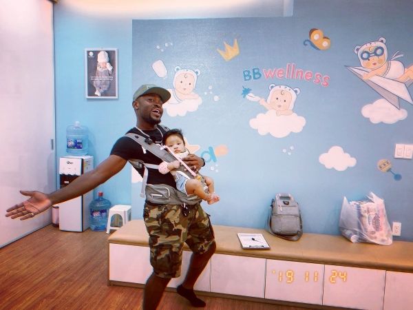 Hành trình làm chồng và cha đầy gian nan của chàng Nigeria lấy vợ Việt