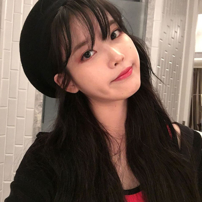 Selfie mà vẫn đẹp đến tầm như tiên tử, Kpop không có ai đọ lại IU