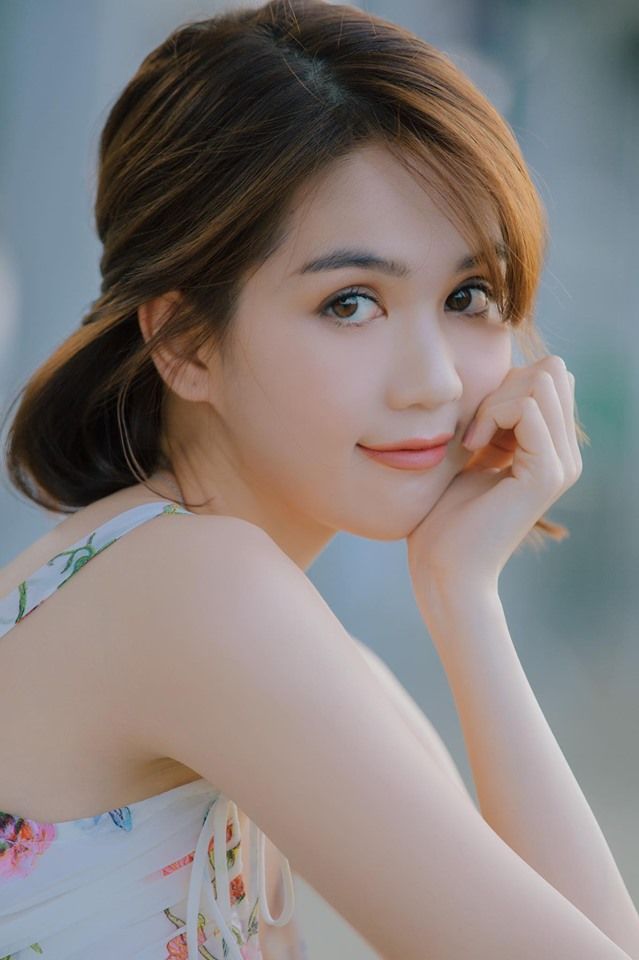 6 khuyết điểm cơ thể mà Ngọc Trinh có đắp tiền núi cũng khó thẩm mỹ