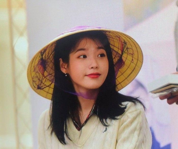 Idol nữ đội nón lá: Jennie cute vô đối, Hyomin chuẩn cô dâu Việt