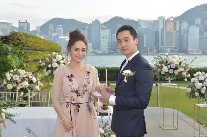 Xinh đẹp có thừa, đường tình duyên của Chung Hân Đồng vẫn kém may mắn