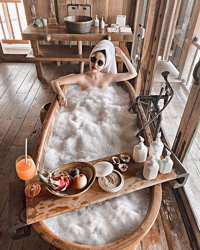 Bảo Thy tung ảnh giường chiếu kín kín hở hở đốt mắt người nhìn