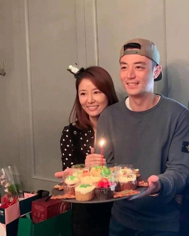 Tiệc mừng mời cả nội ngoại, Lâm Tâm Như xóa tin bất hòa với nhà chồng